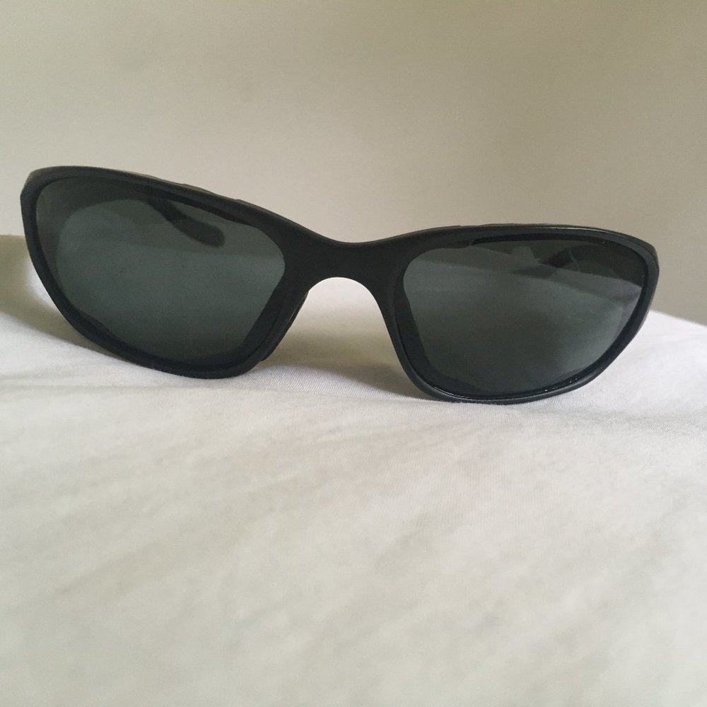 Native Throttle Polarized Sunglasses in Asphalt with Case